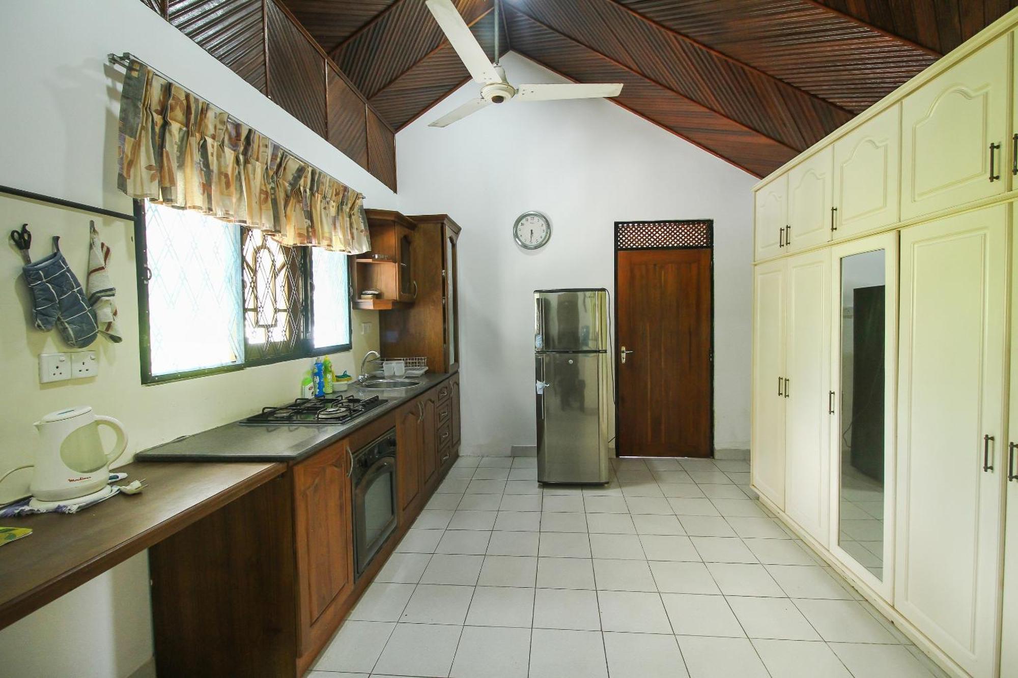 Lioni Holidays Villa Negombo Pokoj fotografie